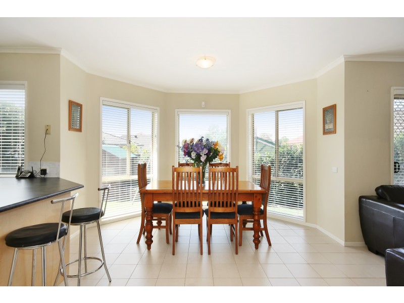 4 Apache Grove, Stanhope Gardens NSW 2768