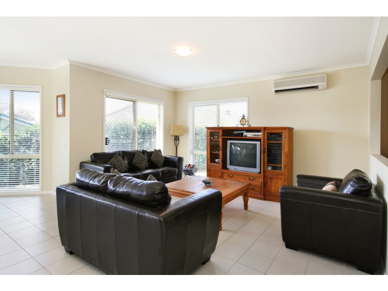 4 Apache Grove, Stanhope Gardens NSW 2768