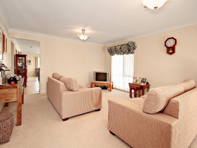 140 Walker Street, Quakers Hill NSW 2763