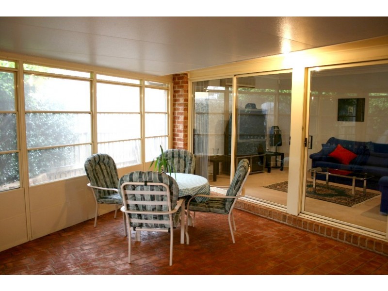 8 Chaplin Crescent, Quakers Hill NSW 2763