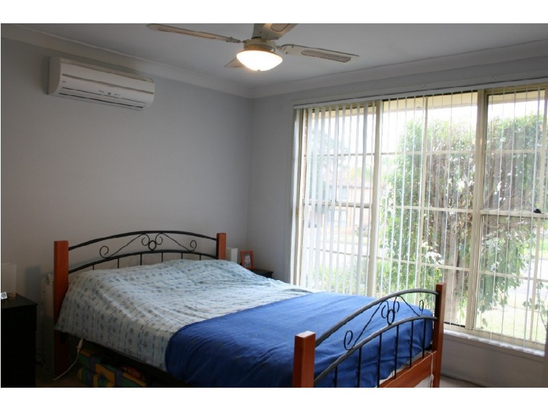 8 Chaplin Crescent, Quakers Hill NSW 2763