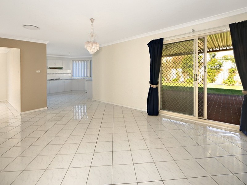 6 Brendan Place, Quakers Hill NSW 2763