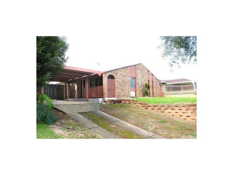 11 Bombala Cres, Quakers Hill NSW 2763