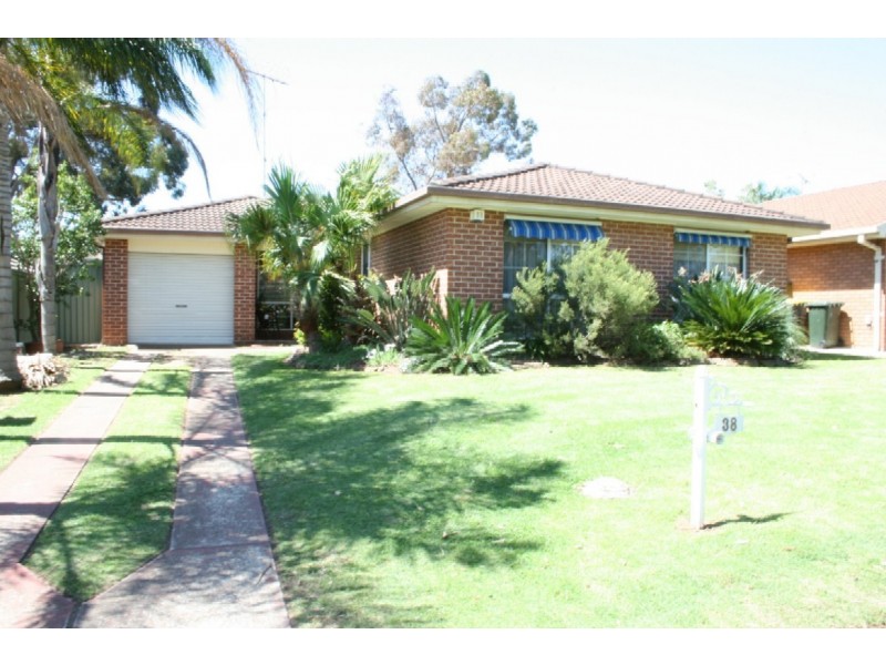 38 Torrance Crescent, Quakers Hill NSW 2763