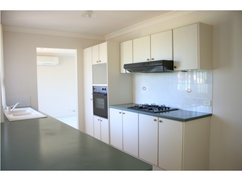 2 Henty Place, Quakers Hill NSW 2763