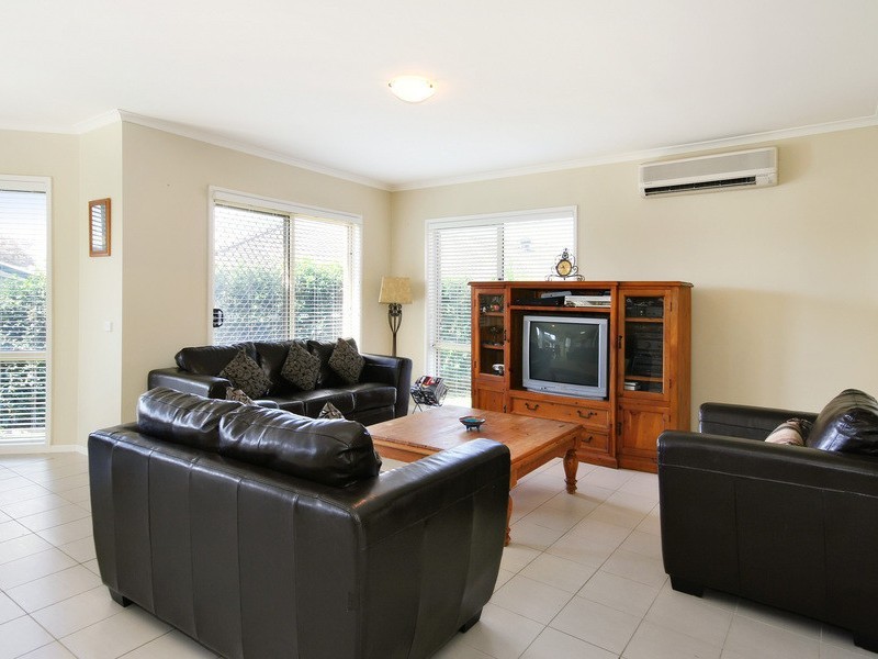 4. Apache Grove, Stanhope Gardens NSW 2768