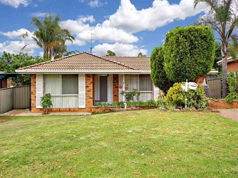7 Afton Place, Quakers Hill NSW 2763