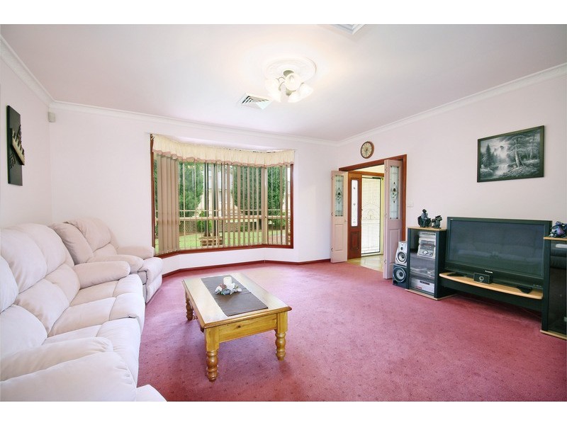 2 Turf Place, Quakers Hill NSW 2763