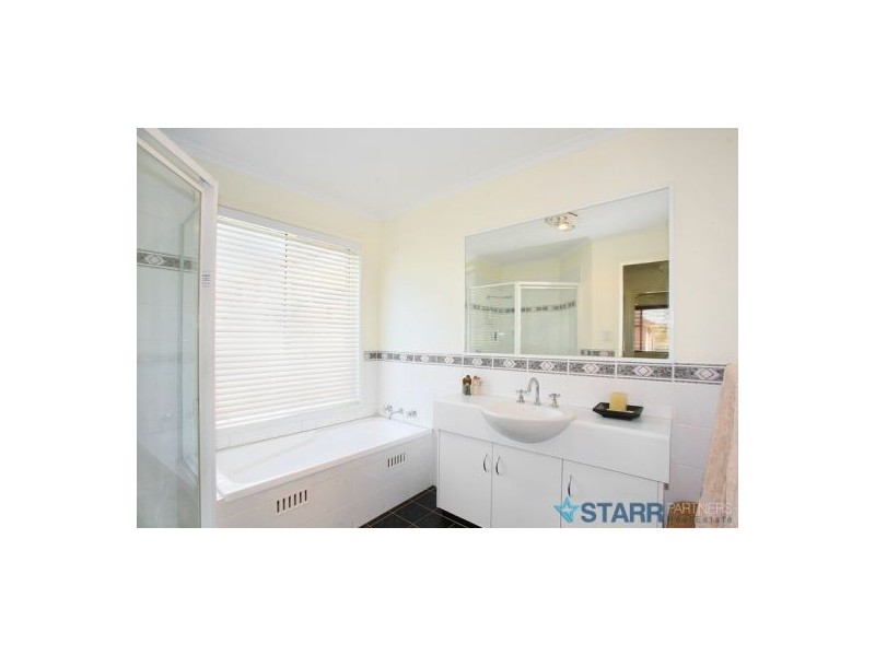 15 Whitehaven Avenue, Quakers Hill NSW 2763