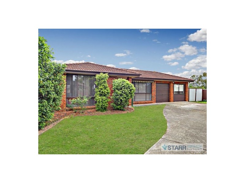 18 Dillon Place, Oakhurst NSW 2761