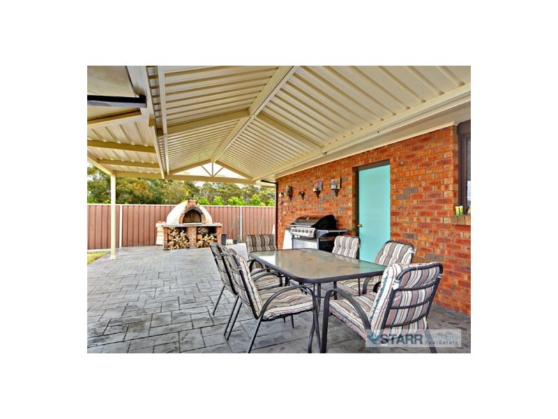 18 Dillon Place, Oakhurst NSW 2761