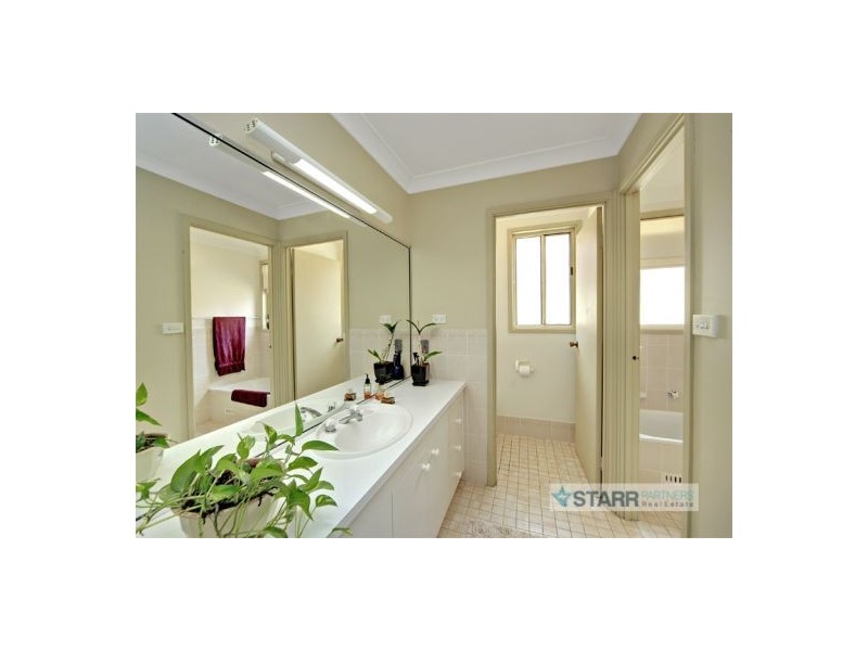 37 Manorhouse Blvd, Quakers Hill NSW 2763