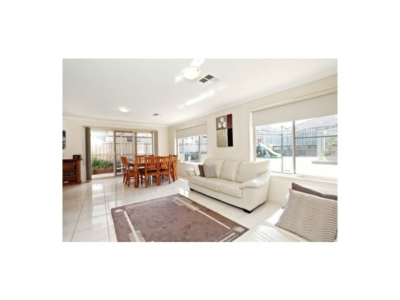 4 Deneden Ave, Kellyville Ridge NSW 2155