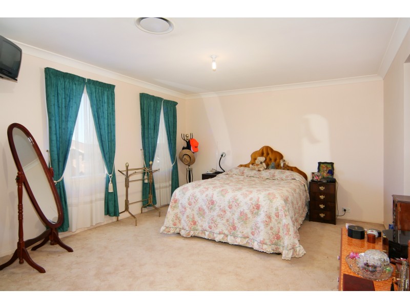 142 Brampton Drive, Beaumont Hills NSW 2155