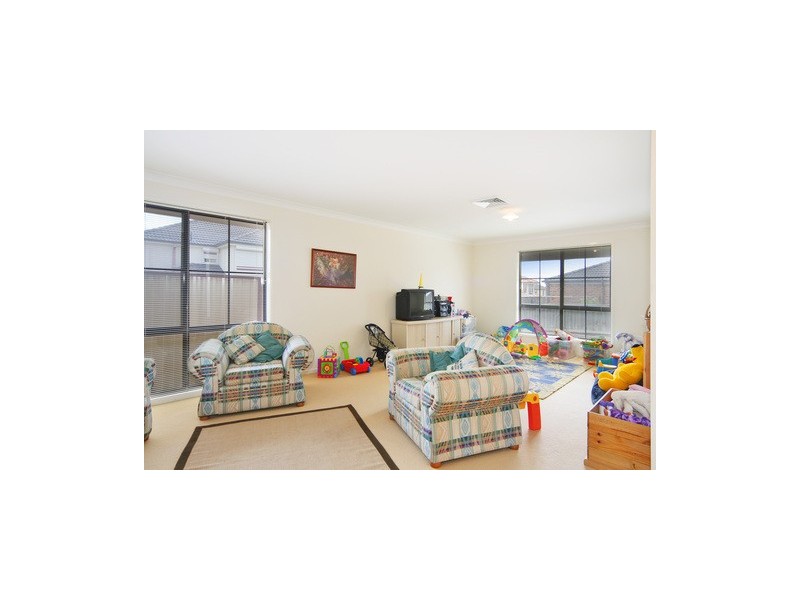 8 Lord Way, Glenwood NSW 2768