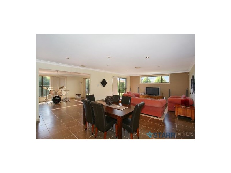 102 Perfection Ave, Stanhope Gardens NSW 2768