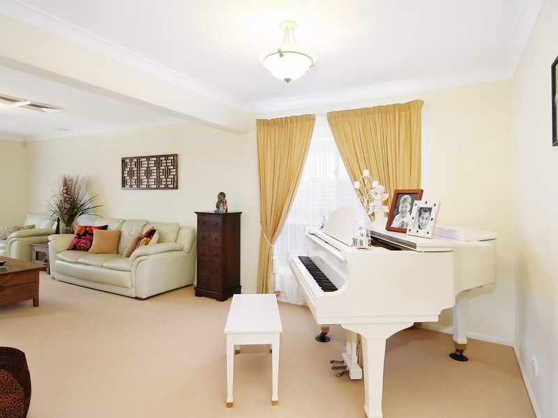 8 Tamara Place, Beaumont Hills NSW 2155