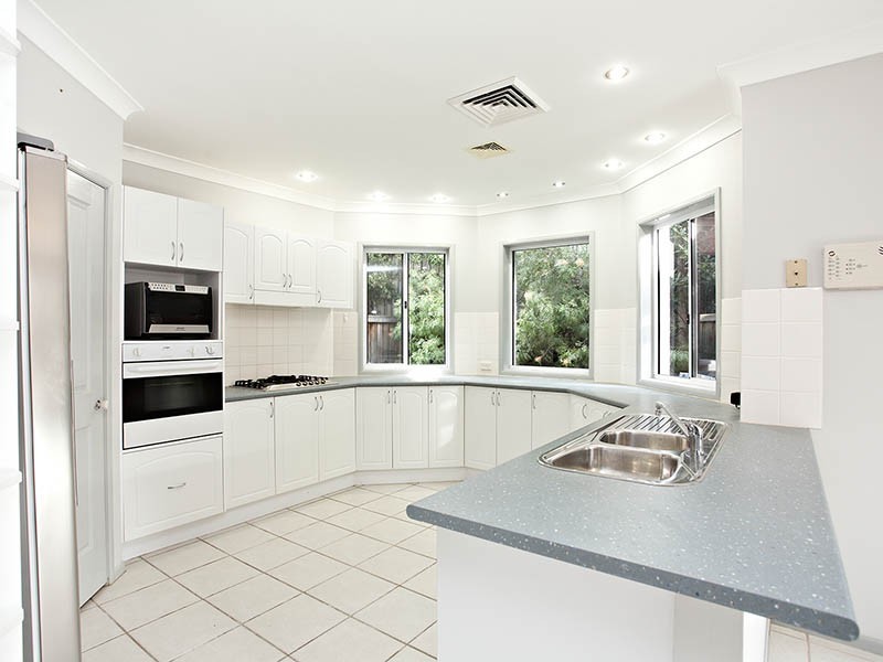 16 Atlantic Place, Beaumont Hills NSW 2155