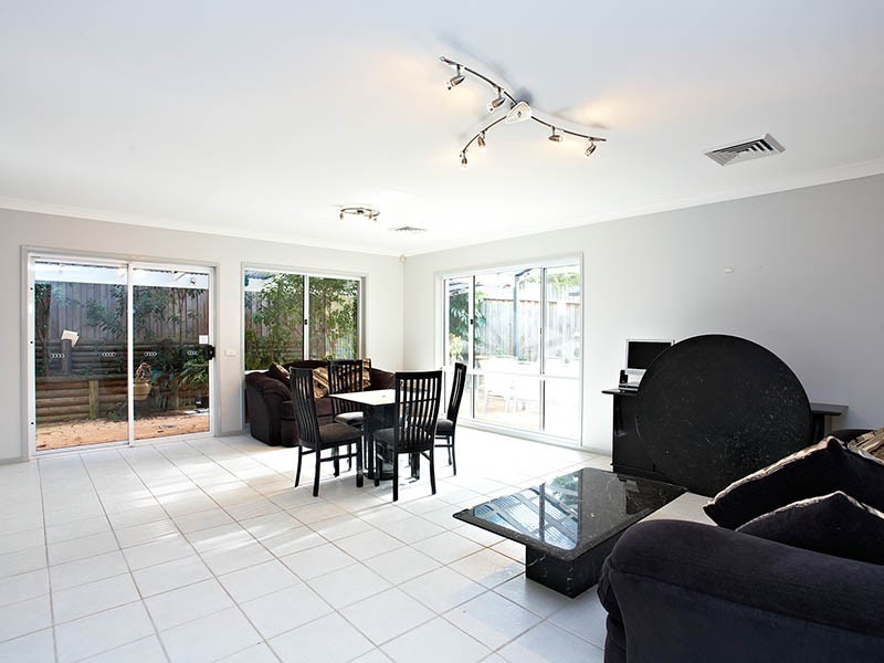 16 Atlantic Place, Beaumont Hills NSW 2155