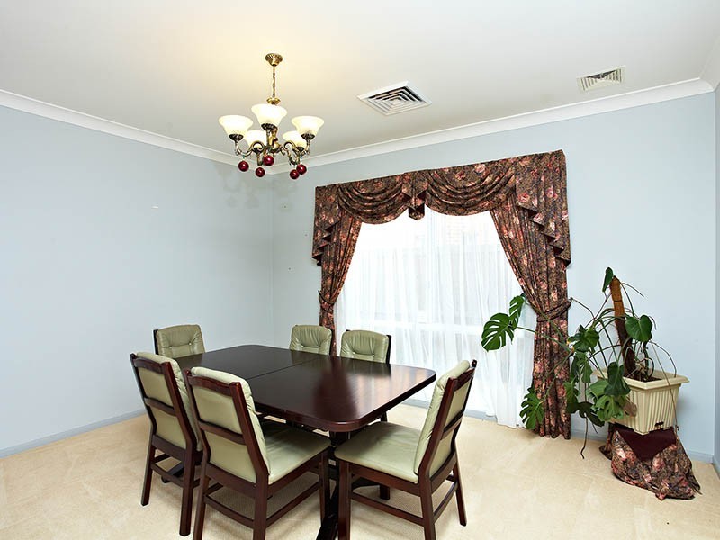 16 Atlantic Place, Beaumont Hills NSW 2155