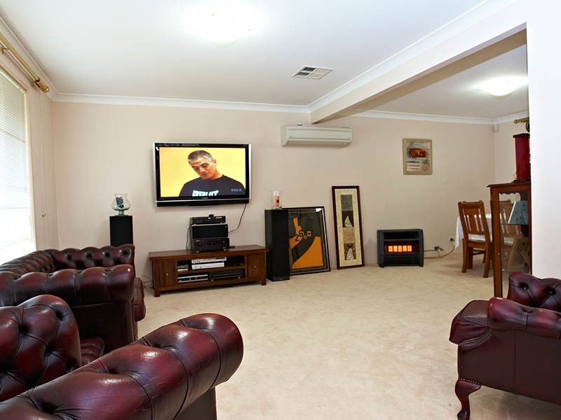 14 Hungerford Drive, Glenwood NSW 2768