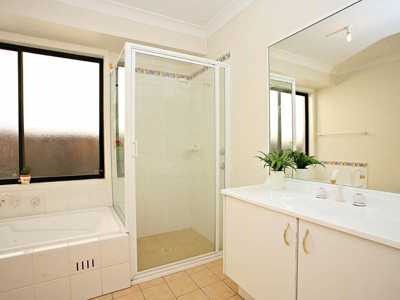 8 Martens Cct, Kellyville NSW 2155