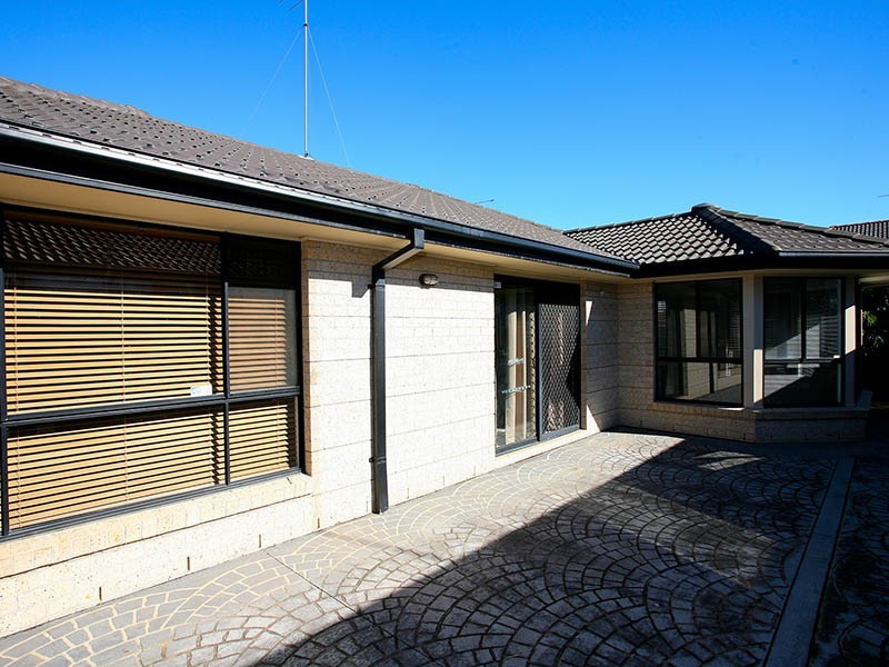 8 Martens Cct, Kellyville NSW 2155