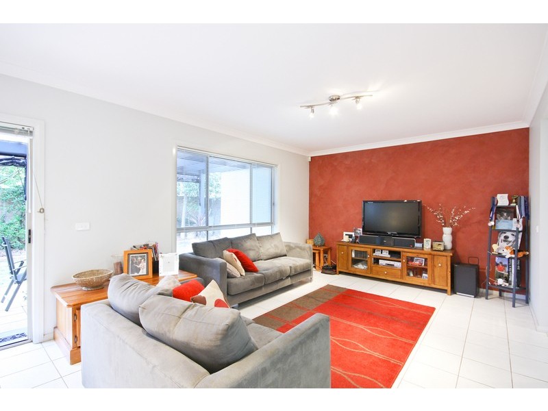 6 Esher Street, Stanhope Gardens NSW 2768