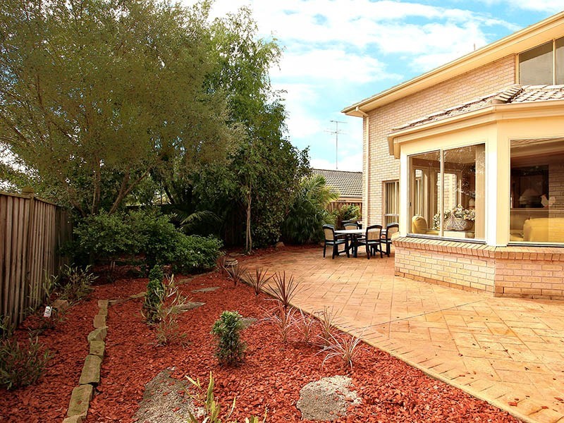 18 Brampton Drive, Beaumont Hills NSW 2155