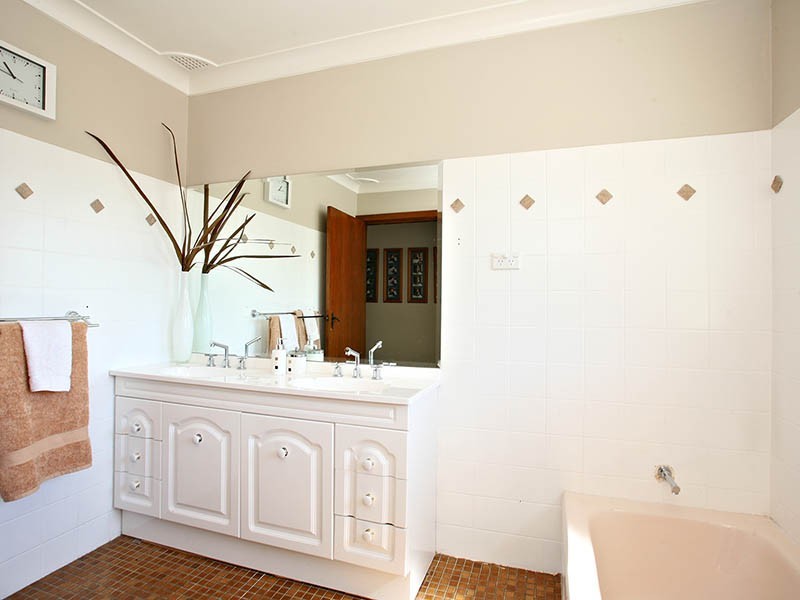 99 Bingara Crescent, Bella Vista NSW 2153