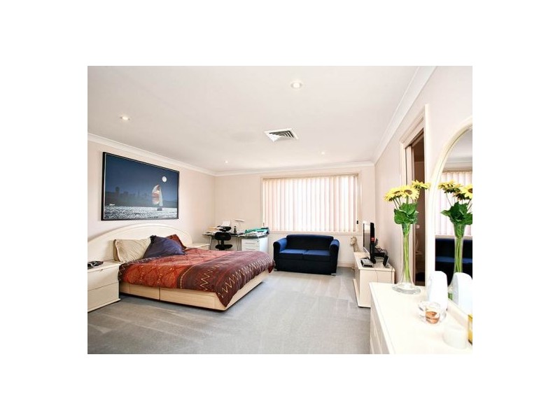 8 Dunbar Place, Kellyville NSW 2155