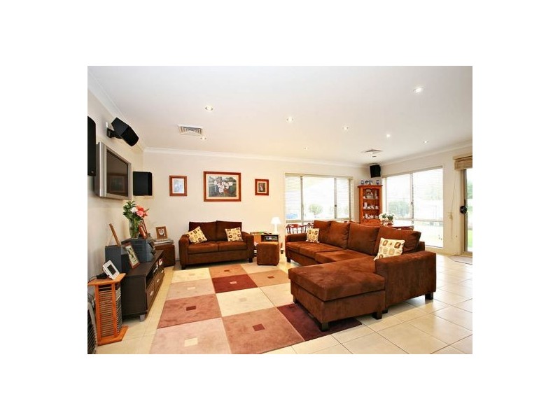 19 Drysdale Circuit, Beaumont Hills NSW 2155