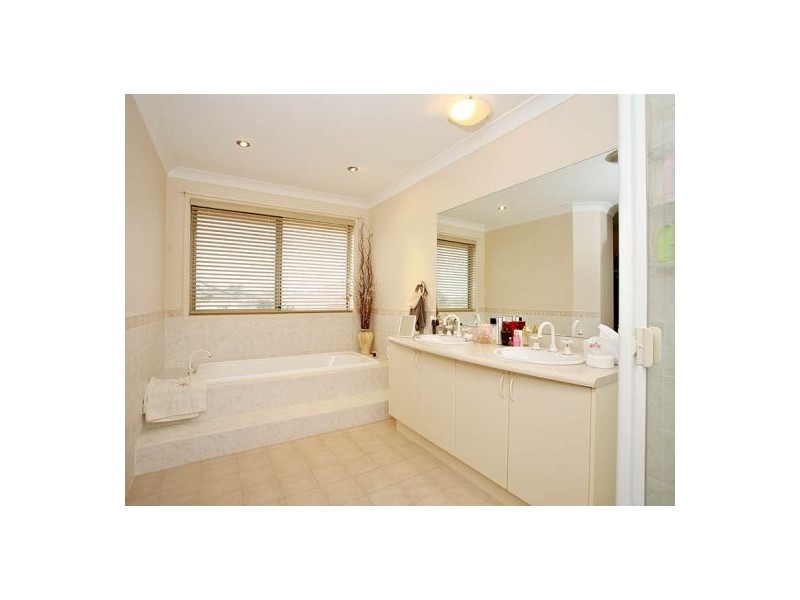 19 Drysdale Circuit, Beaumont Hills NSW 2155