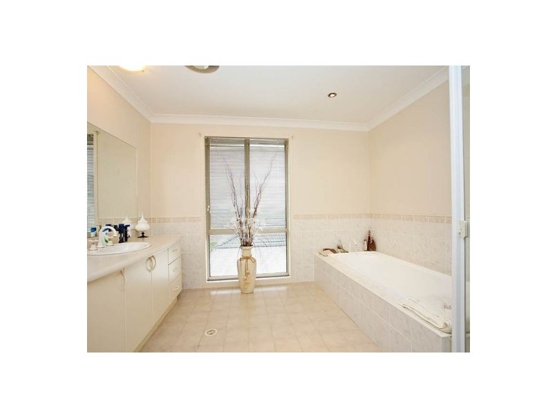 19 Drysdale Circuit, Beaumont Hills NSW 2155