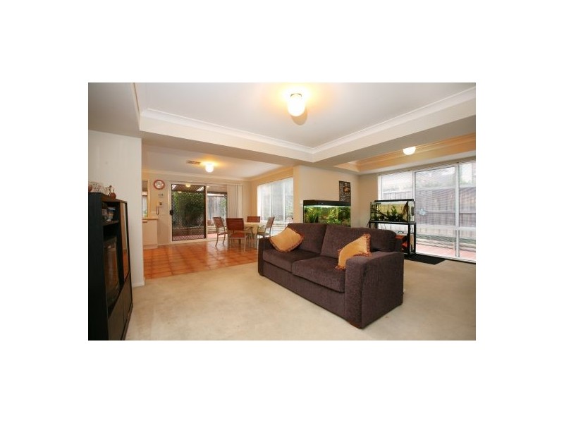 10 Arnold Janssen Drive, Beaumont Hills NSW 2155