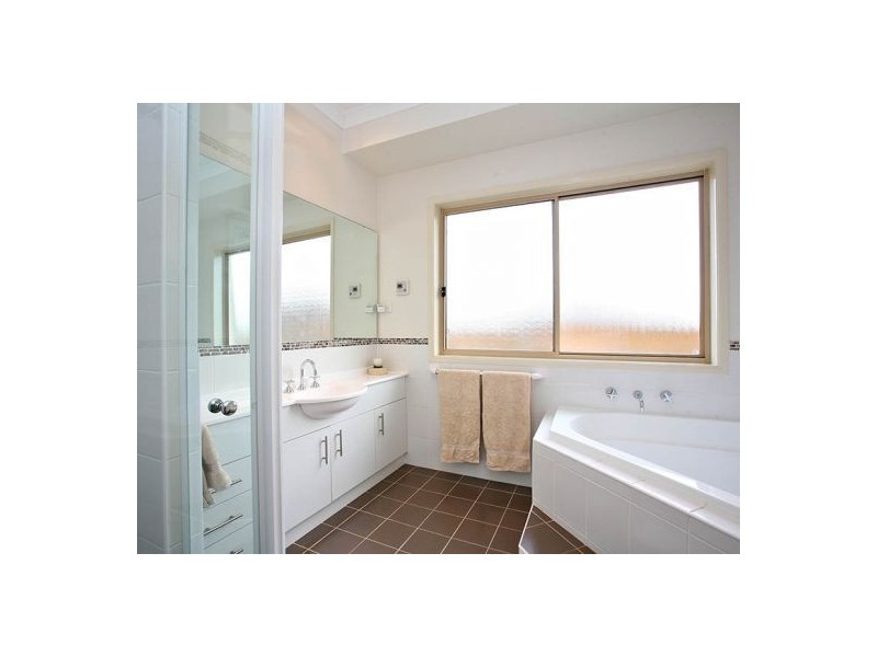 37 Benson Road, Beaumont Hills NSW 2155