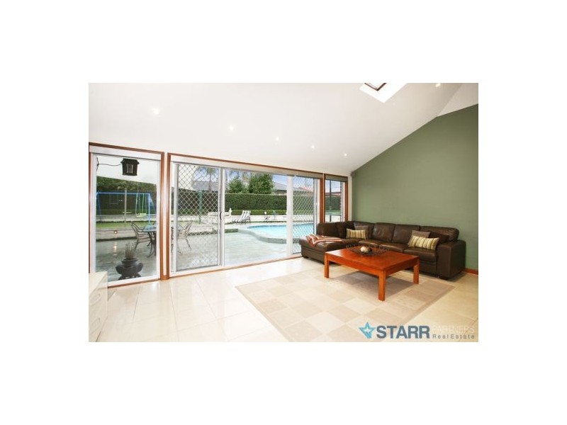 25 Glenrowan Ave, Kellyville NSW 2155