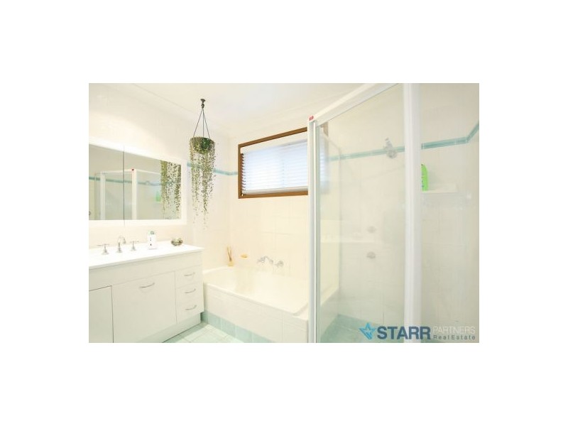 25 Glenrowan Ave, Kellyville NSW 2155