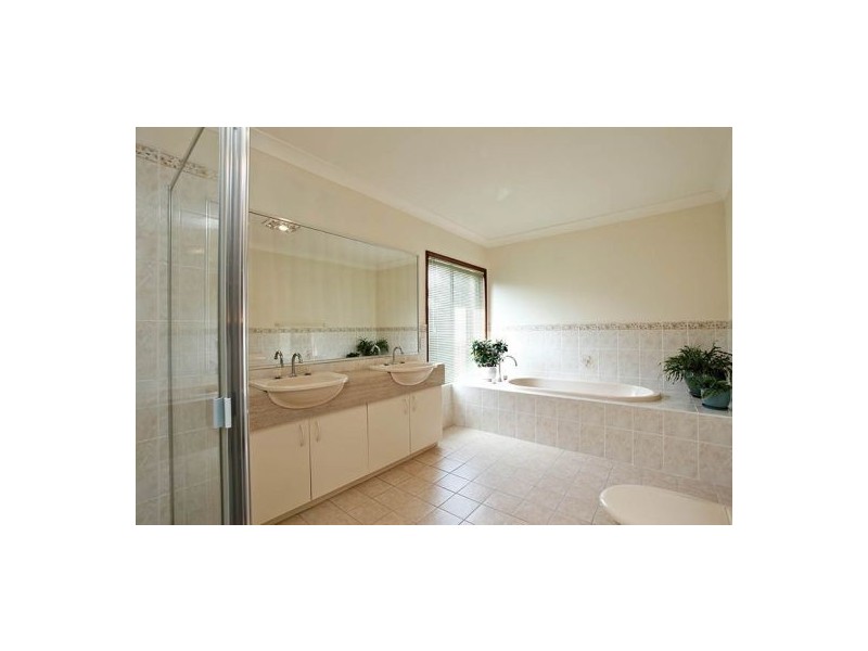 22 Tallowood Grove, Beaumont Hills NSW 2155