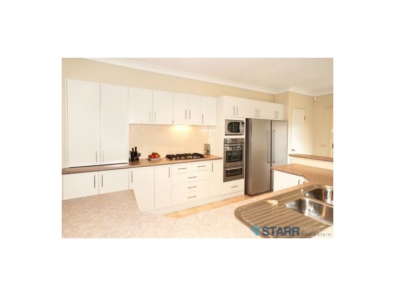 4 Ramillies Way, Beaumont Hills NSW 2155