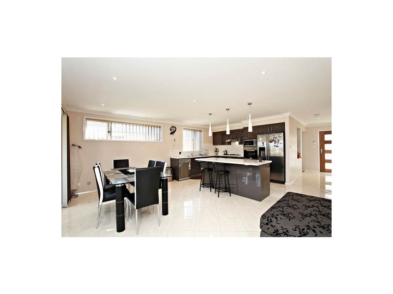 25 Pebble Crescent, The Ponds NSW 2769