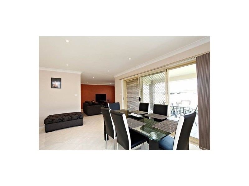 25 Pebble Crescent, The Ponds NSW 2769