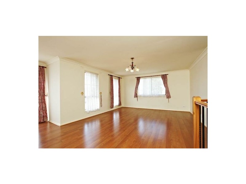 33 Currawong Street, Glenwood NSW 2768