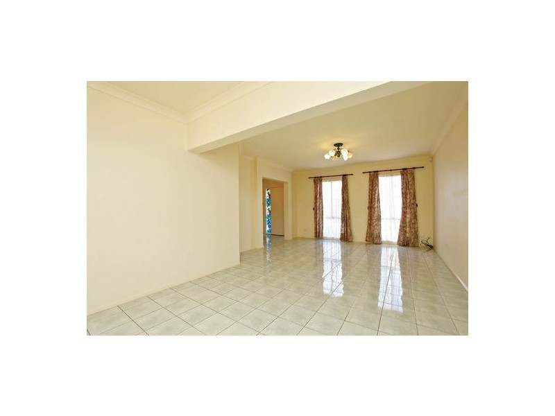 33 Currawong Street, Glenwood NSW 2768