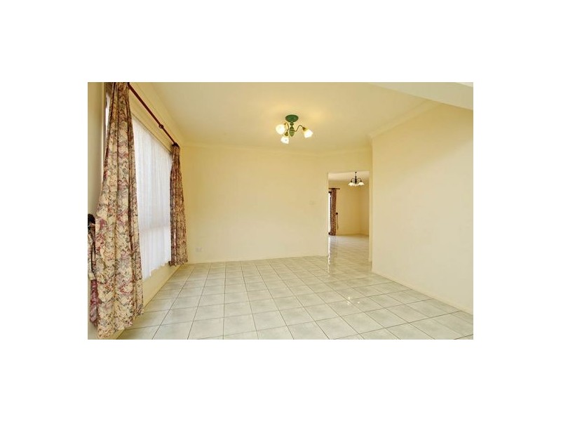 33 Currawong Street, Glenwood NSW 2768