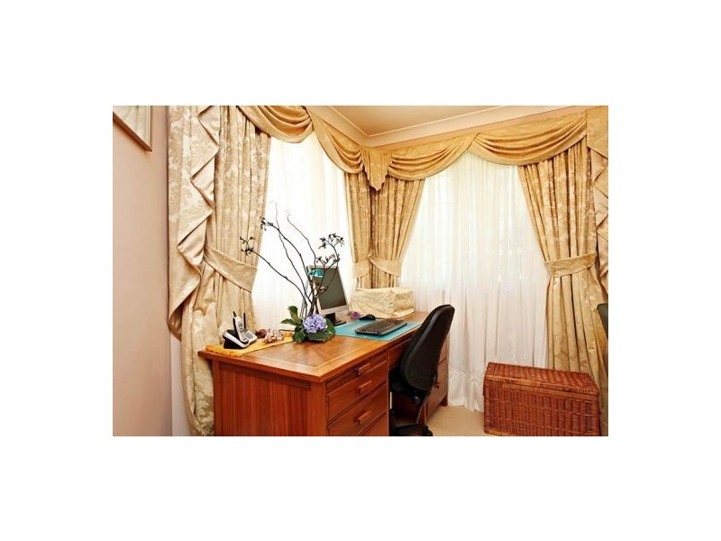 4 Persimmon Way, Glenwood NSW 2768