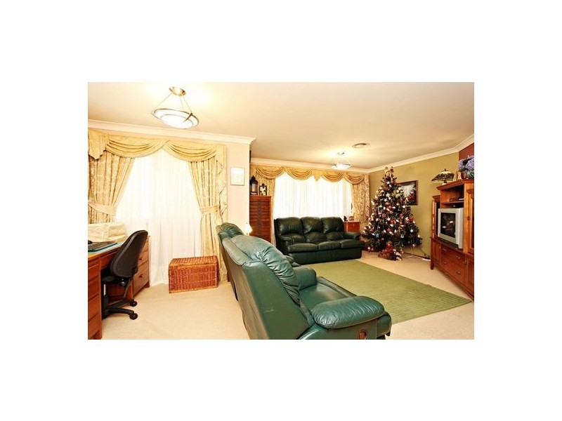 4 Persimmon Way, Glenwood NSW 2768