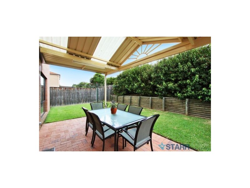 27 Minerva Crescent, Beaumont Hills NSW 2155