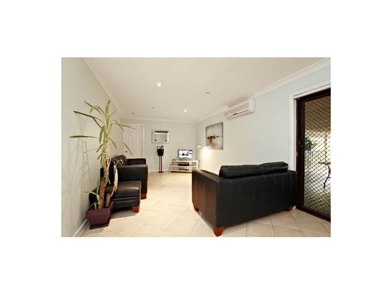 17 Kinarra Ave, Kellyville NSW 2155