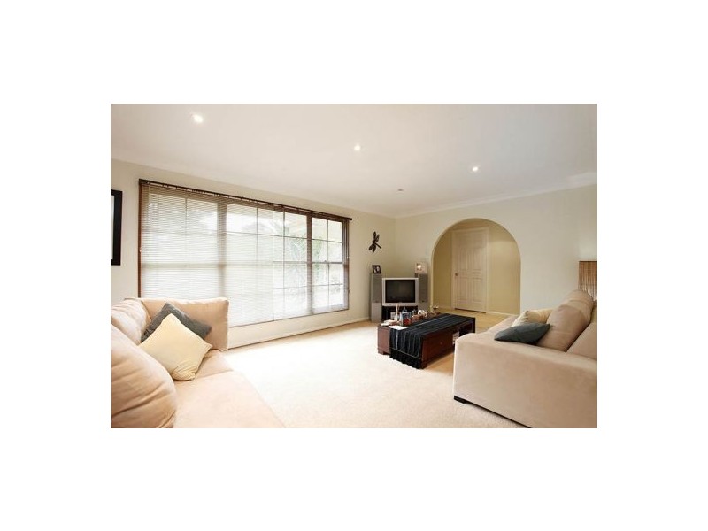 17 Kinarra Ave, Kellyville NSW 2155